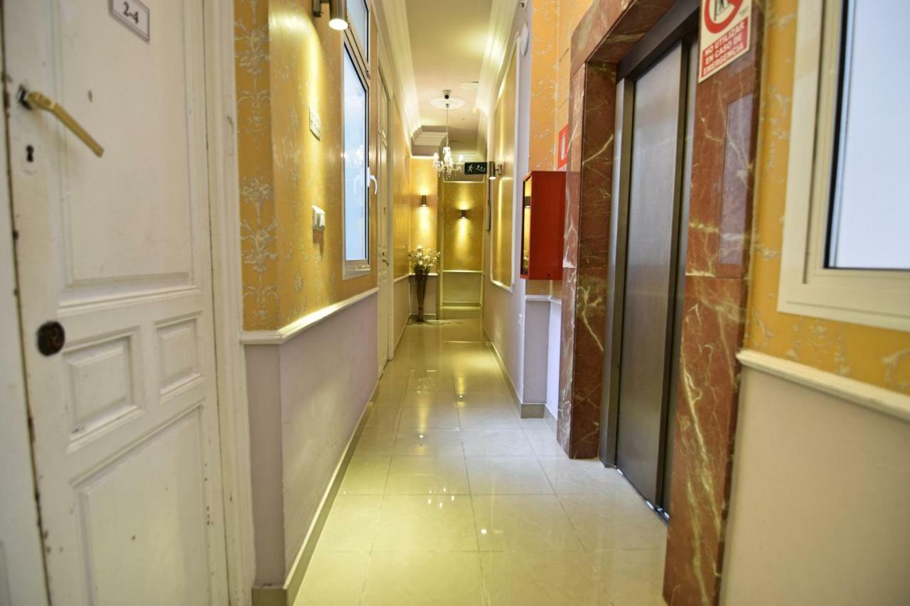Apartamentos Marques De La Merced Málaga Esterno foto