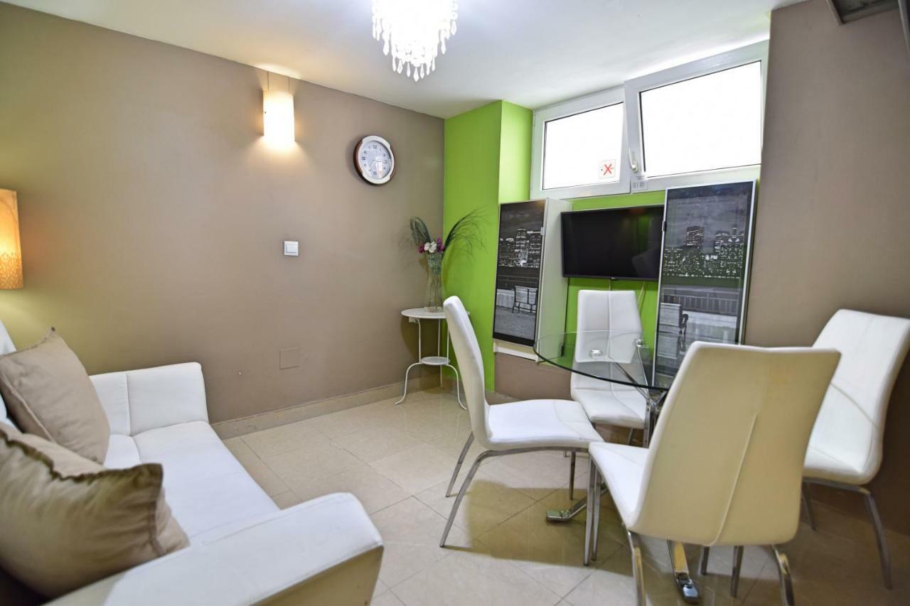 Apartamentos Marques De La Merced Málaga Esterno foto